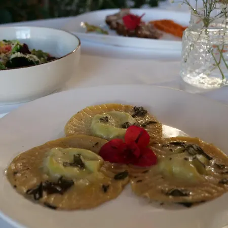 Hani I Qerosit 게스트하우스 *